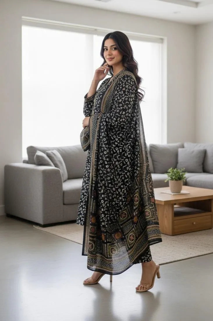 3 Pcs Stitch Embroidered Suit