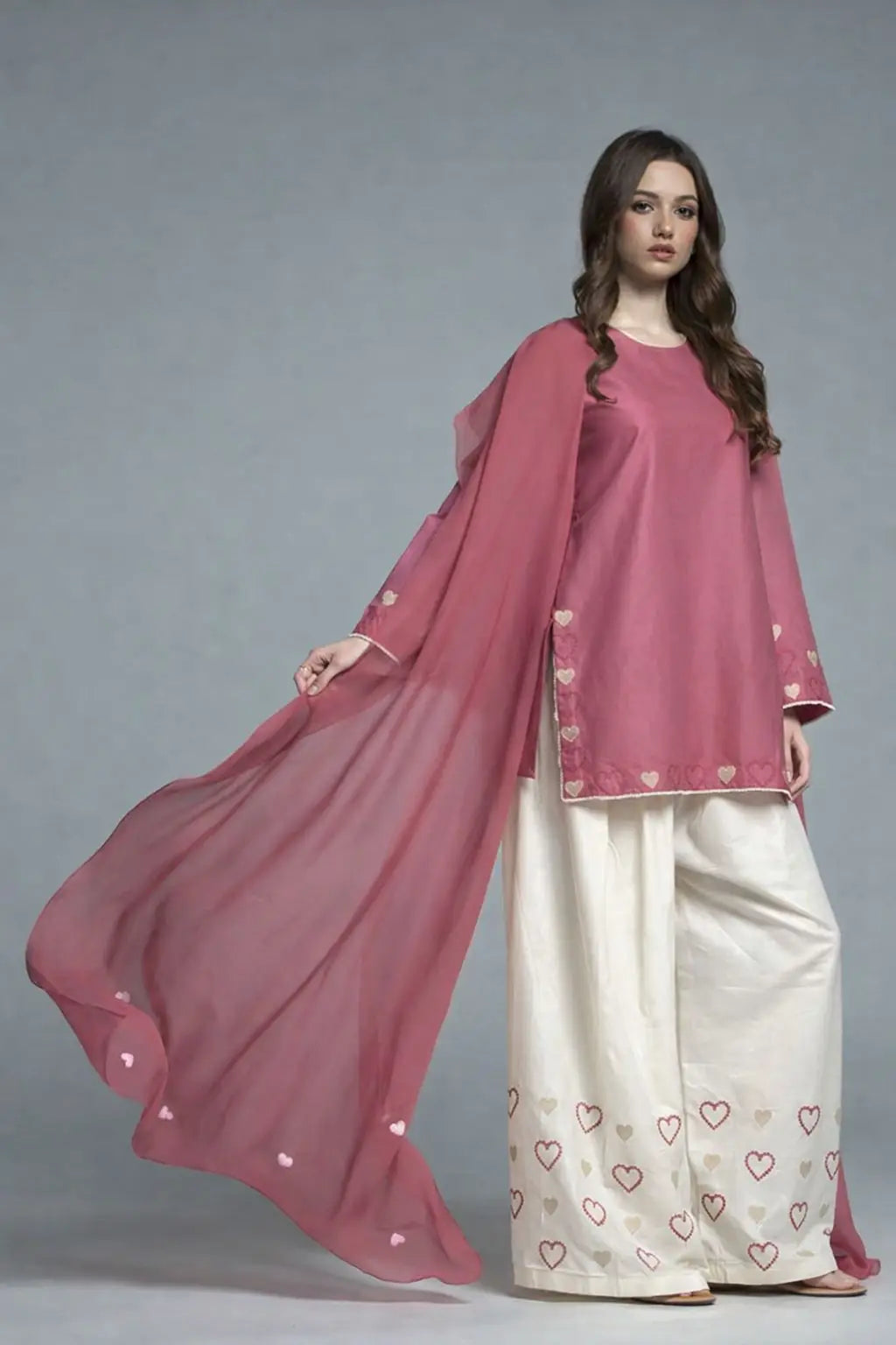 3 Pcs Women's Stitched Cotton Lawn Embroidered Suit