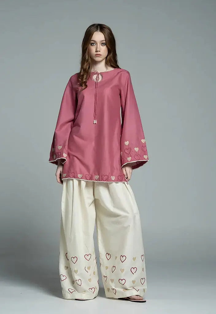 3 Pcs Women's Stitched Cotton Lawn Embroidered Suit