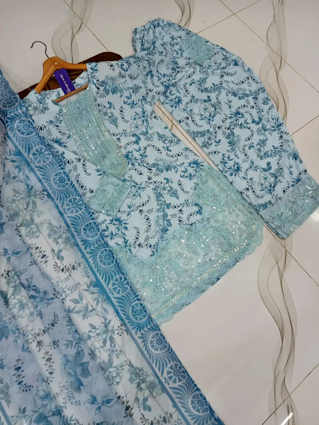 3 Pcs Woman's Stitch Embroidered Suit