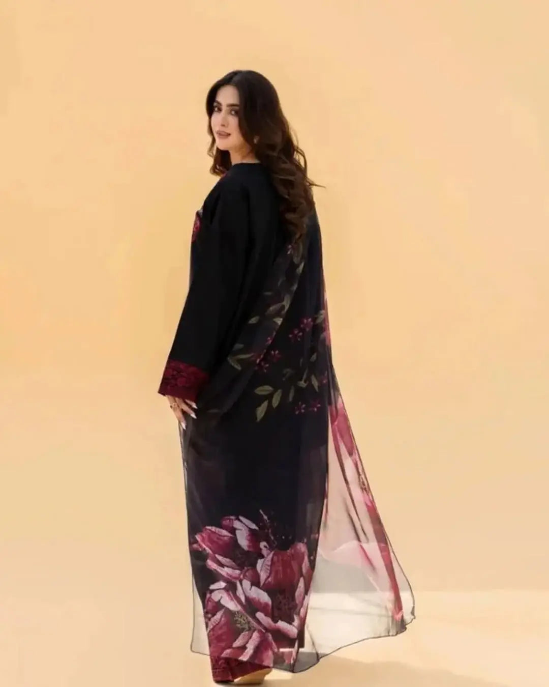 3 Pcs Women's Stitched Cotton Lawn Embroidered Suit