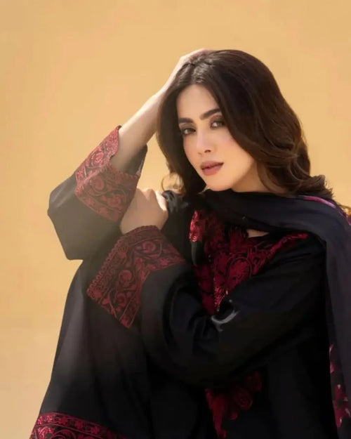 3 Pcs Women's Stitched Cotton Lawn Embroidered Suit
