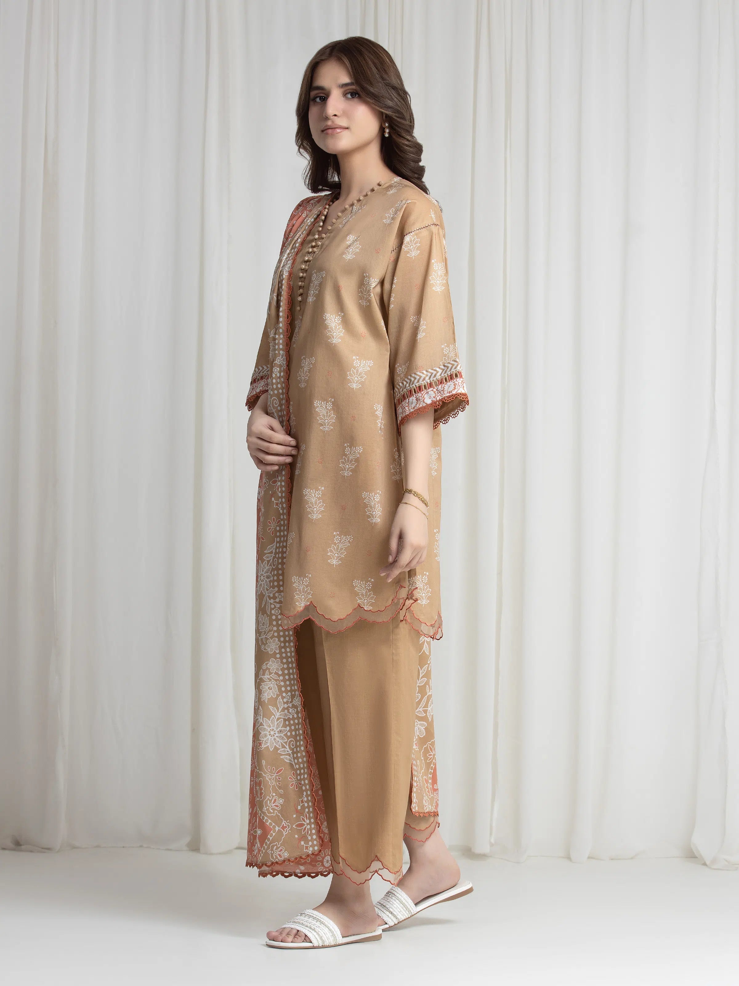 edenrobe Allure Lawn Unstitched Printed 3Pc Suit EWU6A1-36739