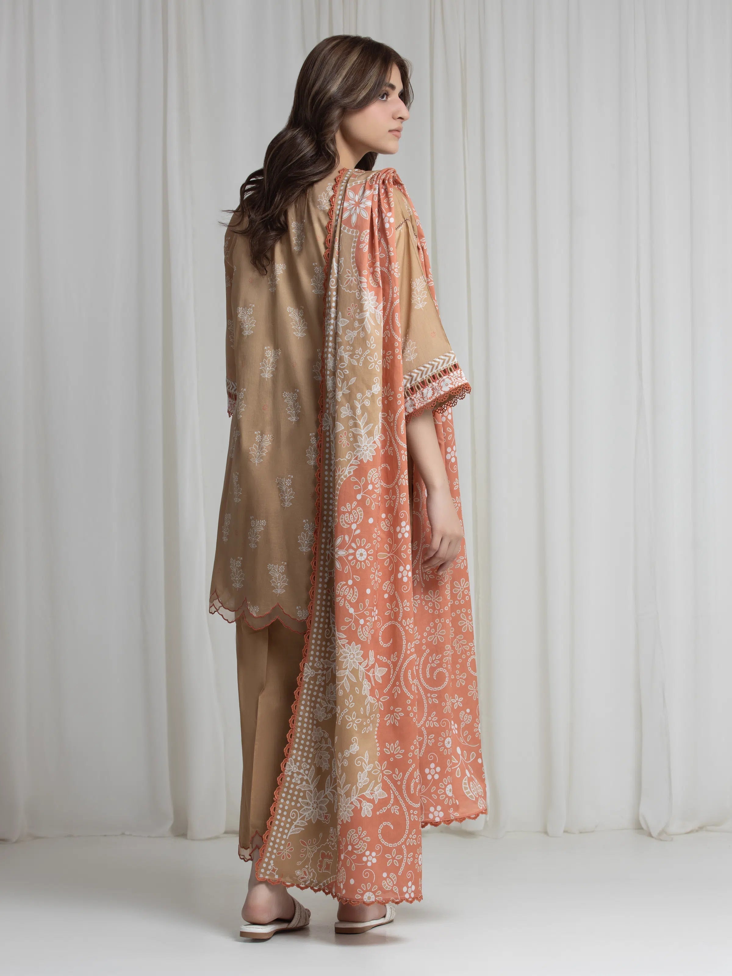 edenrobe Allure Lawn Unstitched Printed 3Pc Suit EWU6A1-36739