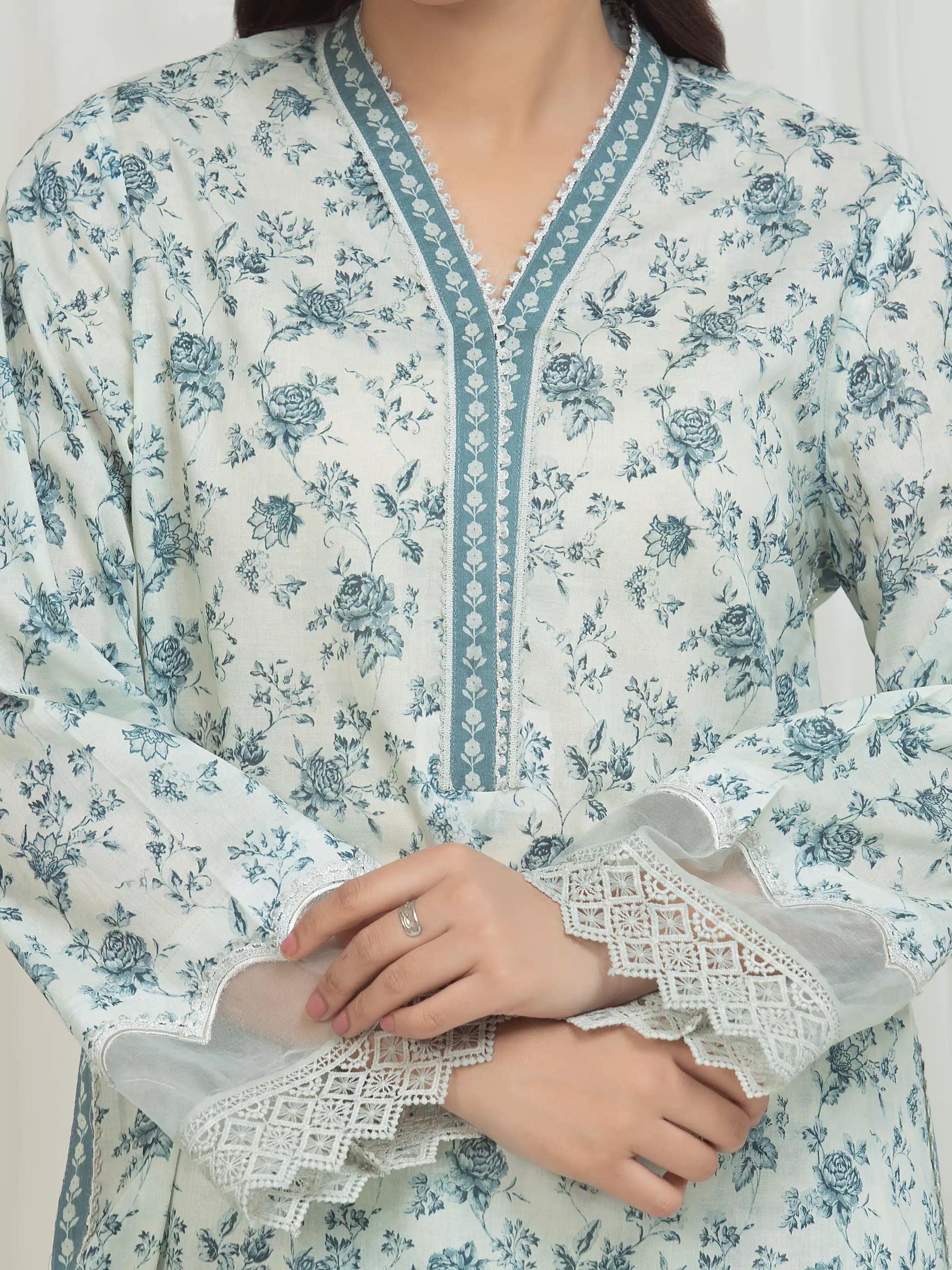 edenrobe Allure Lawn Unstitched Printed 3Pc Suit EWU6A1-36750