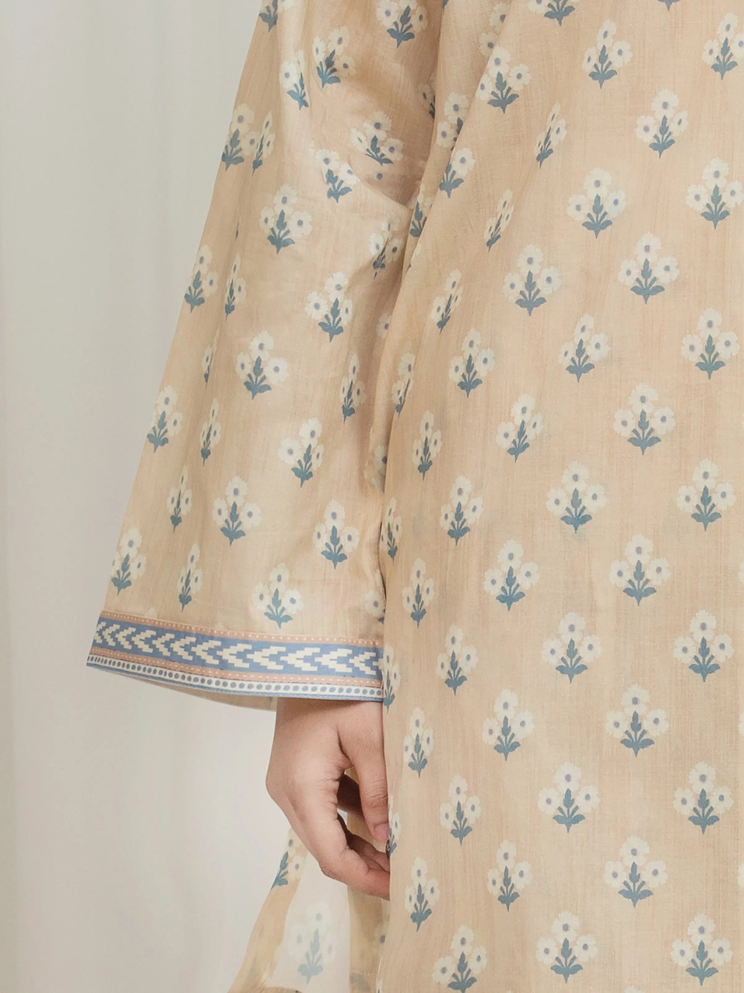 edenrobe Allure Lawn Unstitched Printed 3Pc Suit EWU6A1-36751