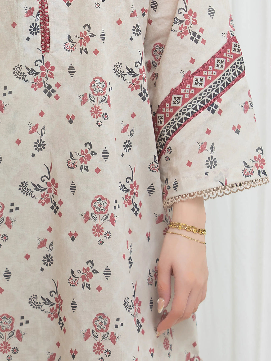 edenrobe Allure Lawn Unstitched Printed 3Pc Suit EWU6A1-36764