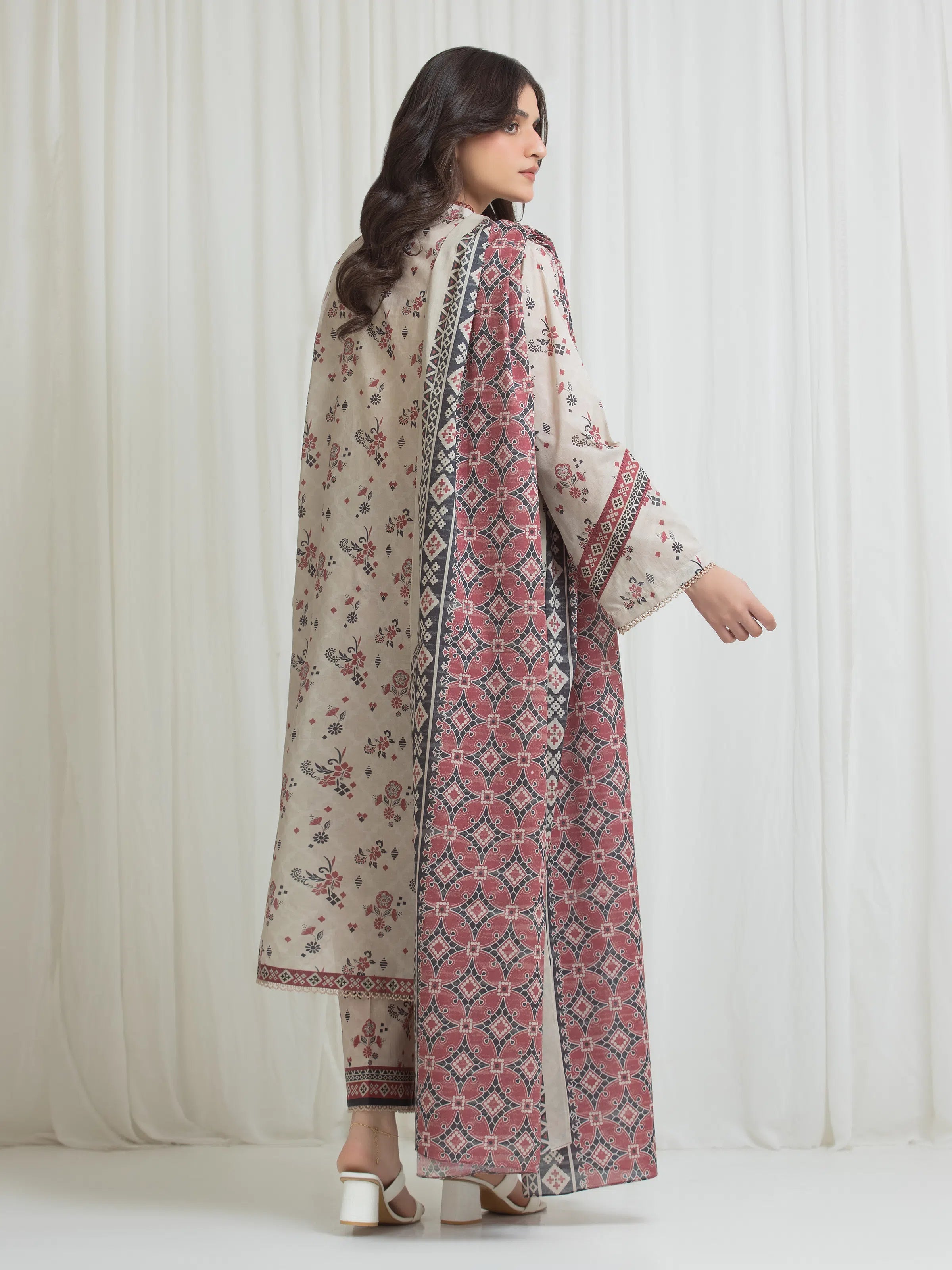edenrobe Allure Lawn Unstitched Printed 3Pc Suit EWU6A1-36764