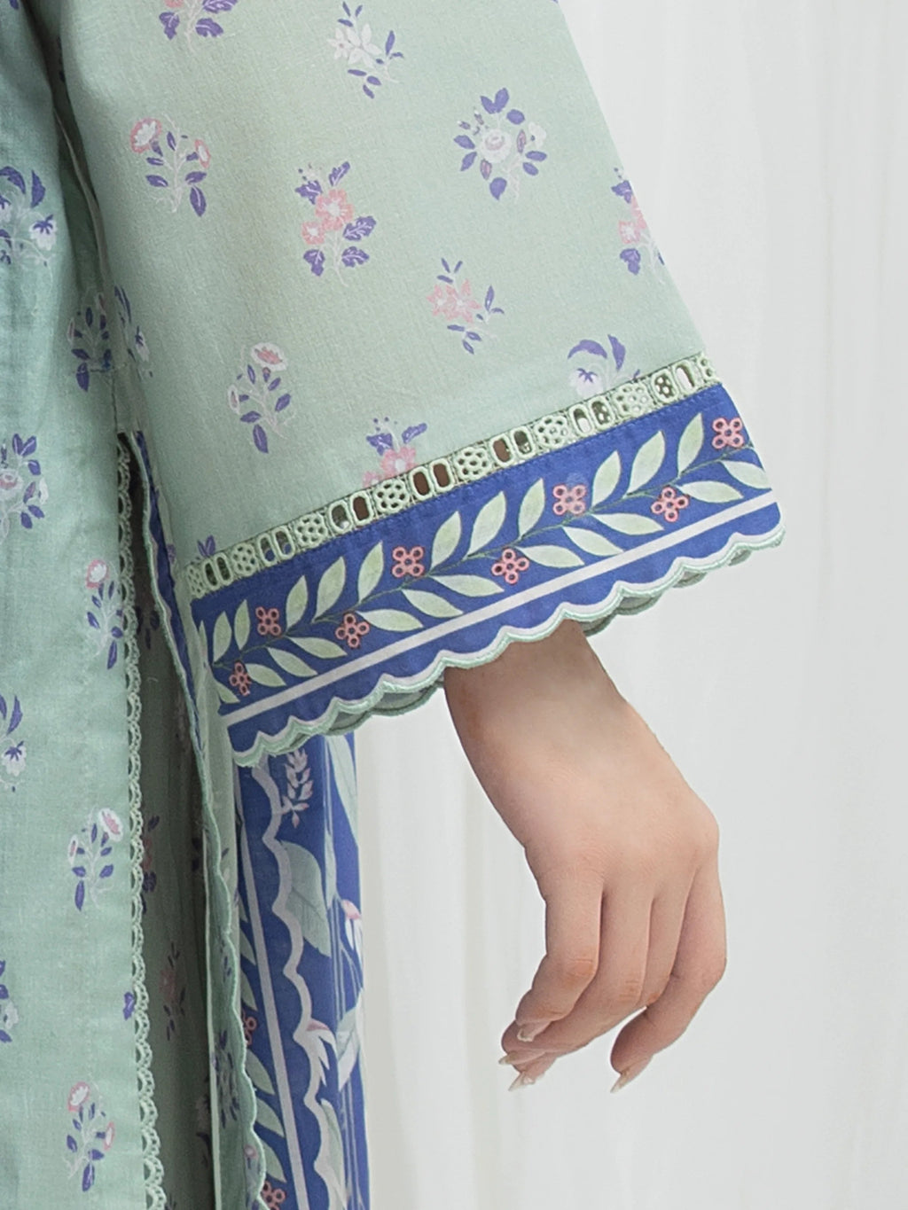 edenrobe Allure Lawn Unstitched Printed 3Pc Suit EWU6A1-36765