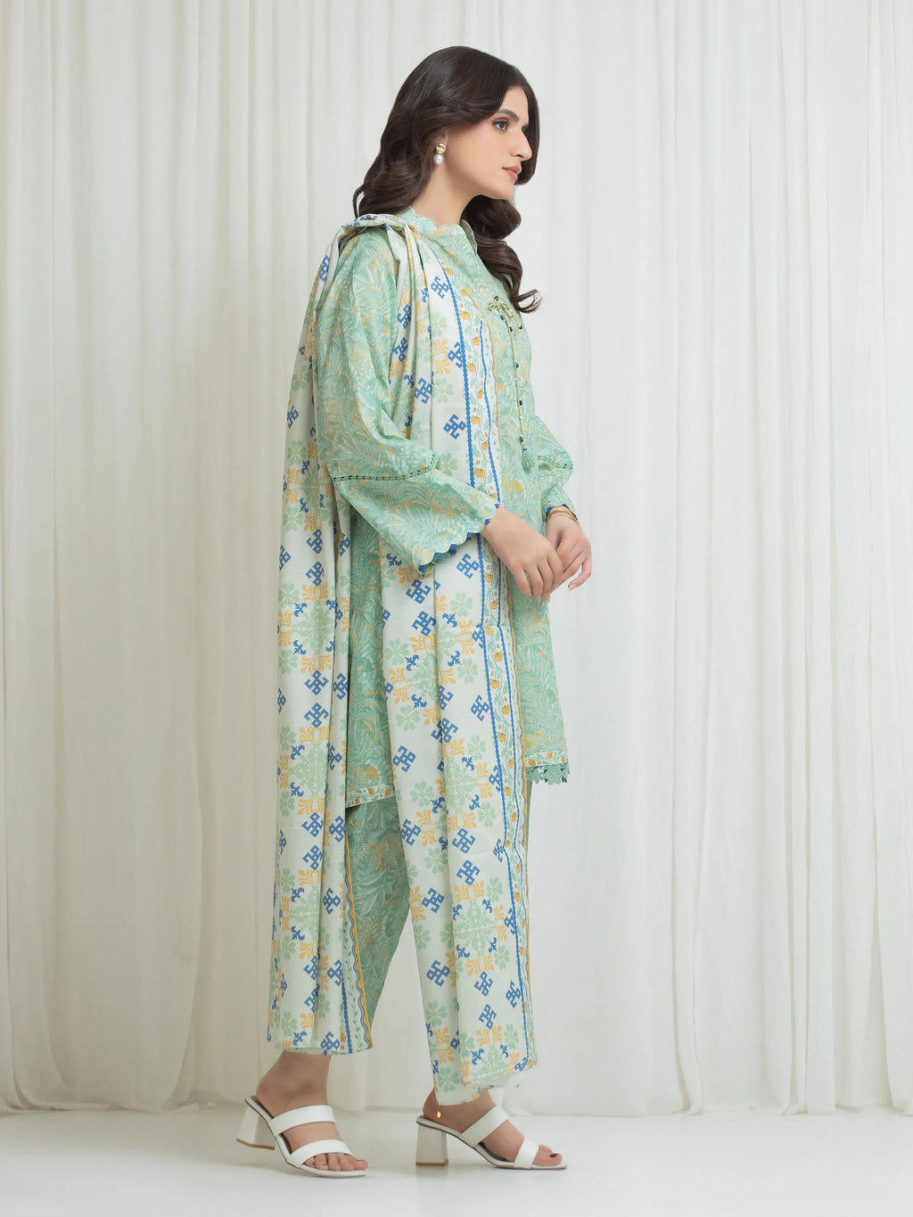 edenrobe Allure Lawn Unstitched Printed 3Pc Suit EWU6A1-36772