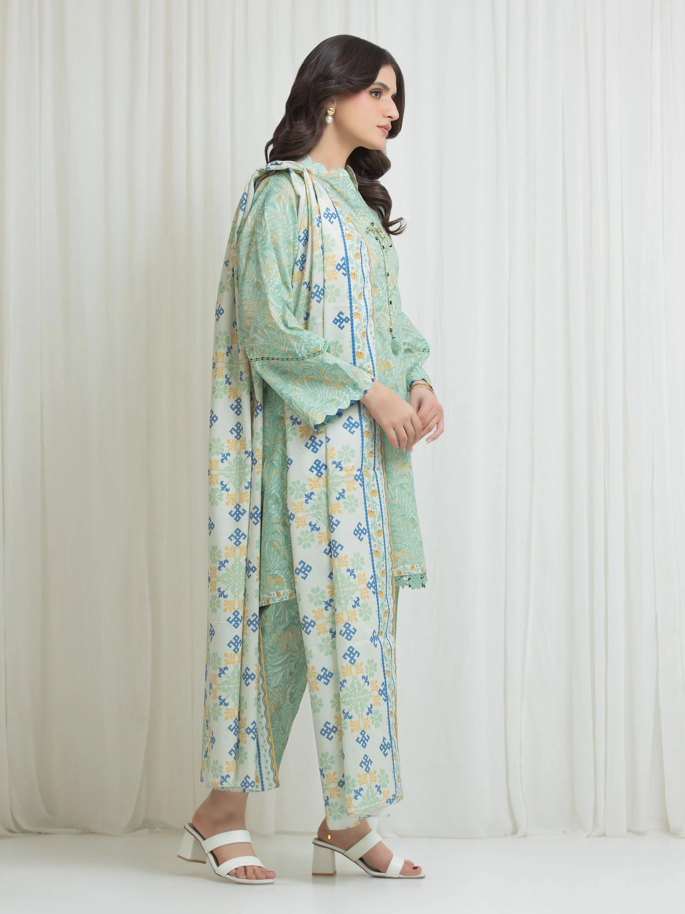 edenrobe Allure Lawn Unstitched Printed 3Pc Suit EWU6A1-36772
