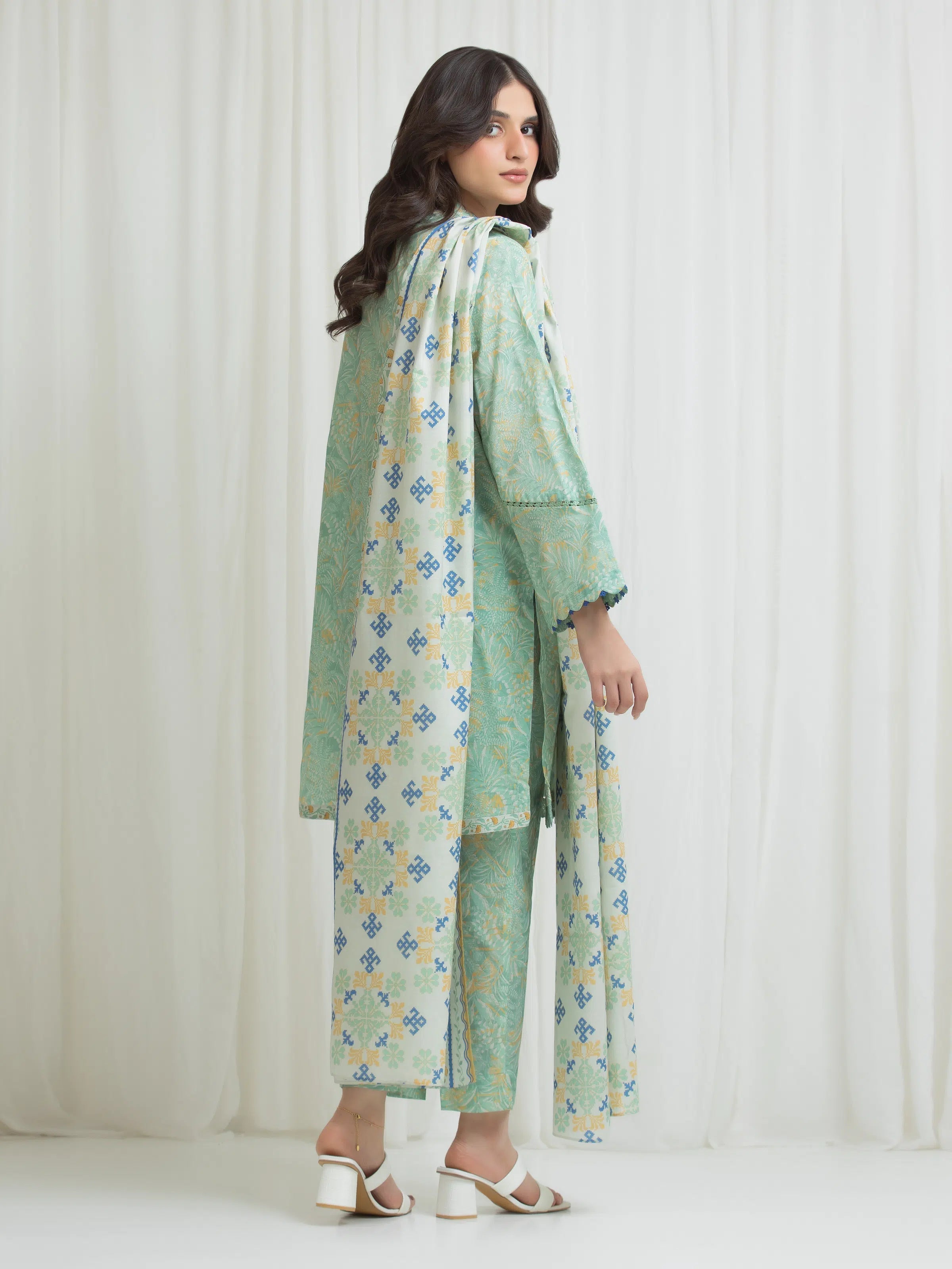 edenrobe Allure Lawn Unstitched Printed 3Pc Suit EWU6A1-36772