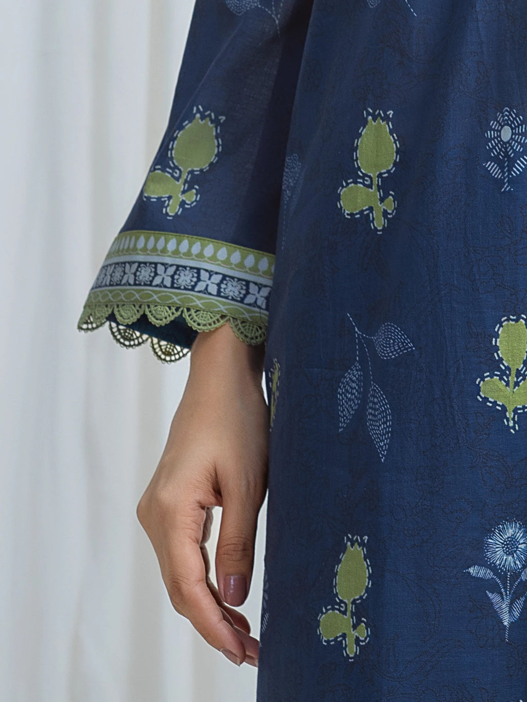 edenrobe Allure Lawn Unstitched Printed 3Pc Suit EWU6A1-36850