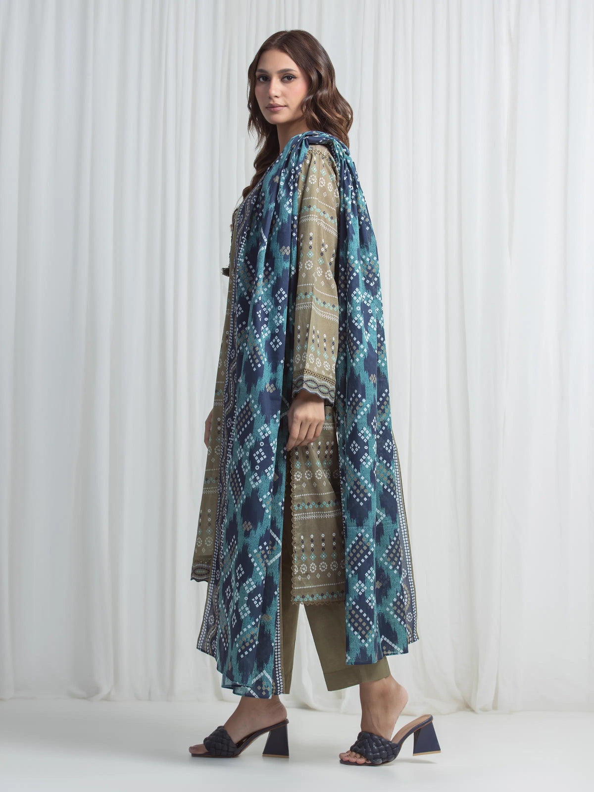 edenrobe Allure Lawn Unstitched Printed 3Pc Suit EWU6A1-36871