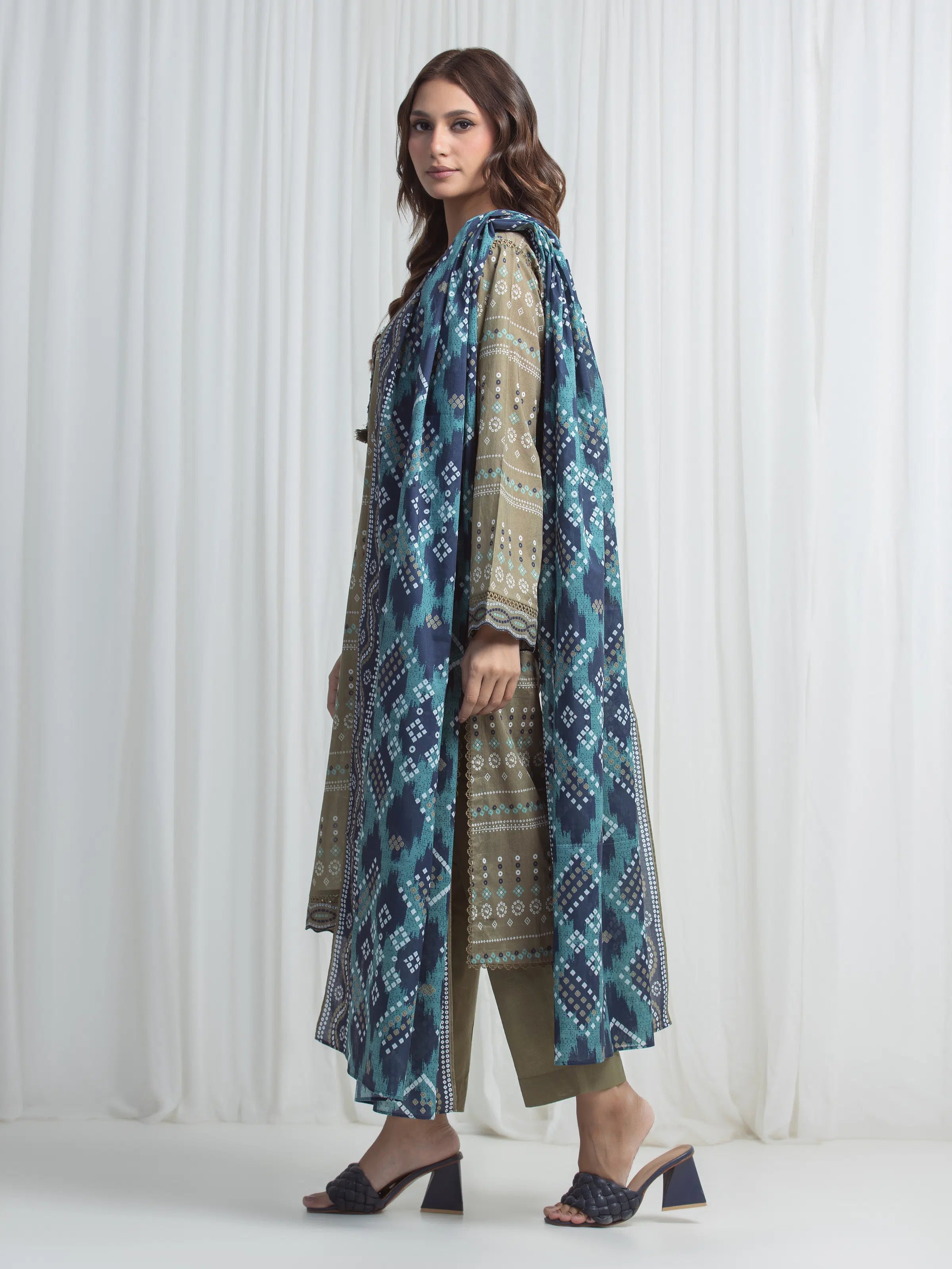 edenrobe Allure Lawn Unstitched Printed 3Pc Suit EWU6A1-36871