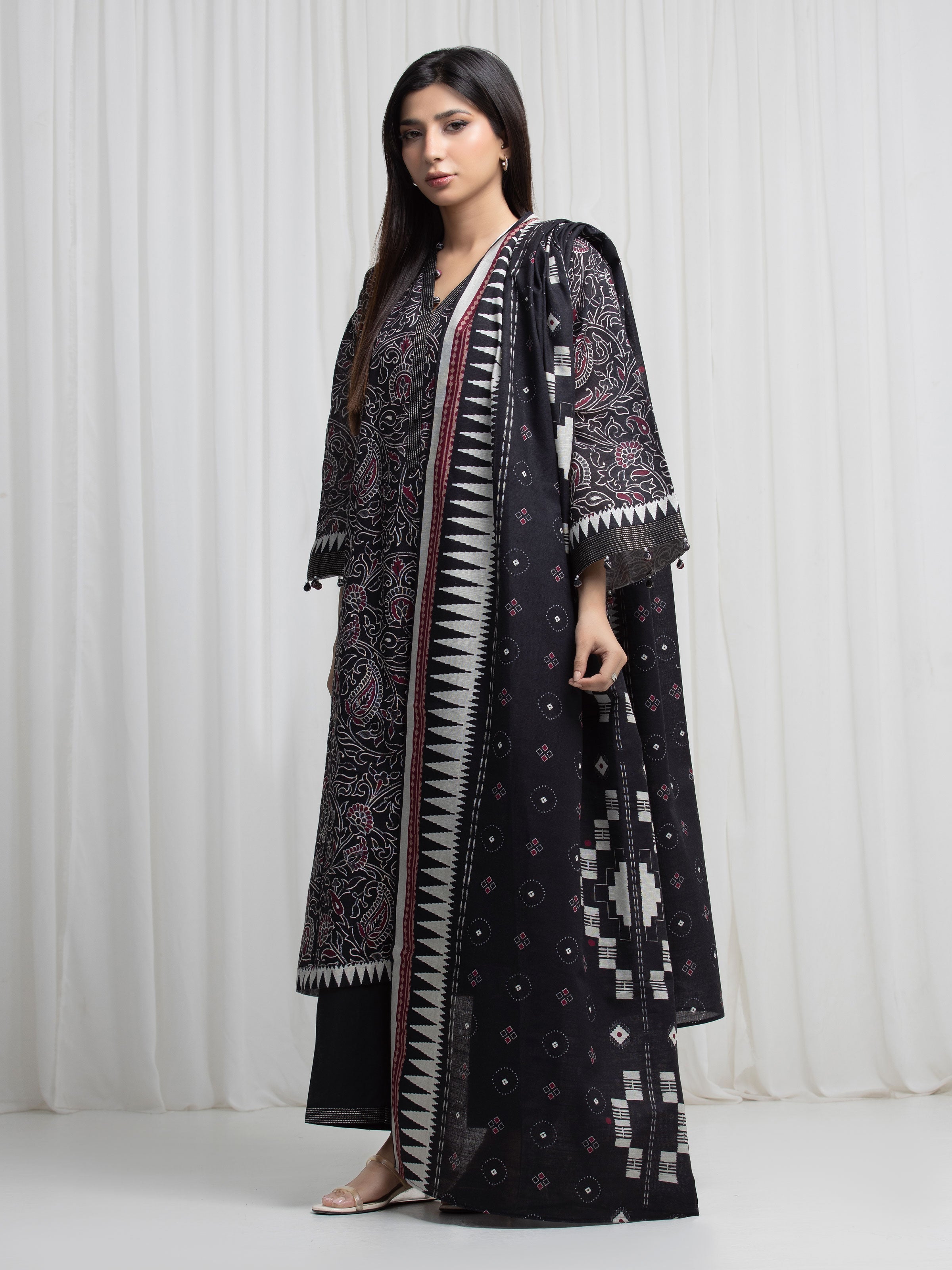 edenrobe Allure Unstitched Printed Khaddar 3Pc Suit EWU6A3-37009
