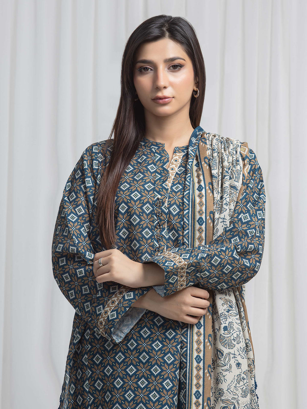 edenrobe Allure Unstitched Printed Khaddar 3Pc Suit EWU6A3-37010