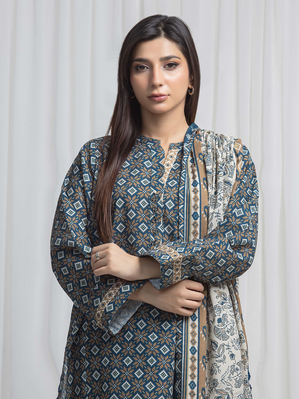 edenrobe Allure Unstitched Printed Khaddar 3Pc Suit EWU6A3-37010