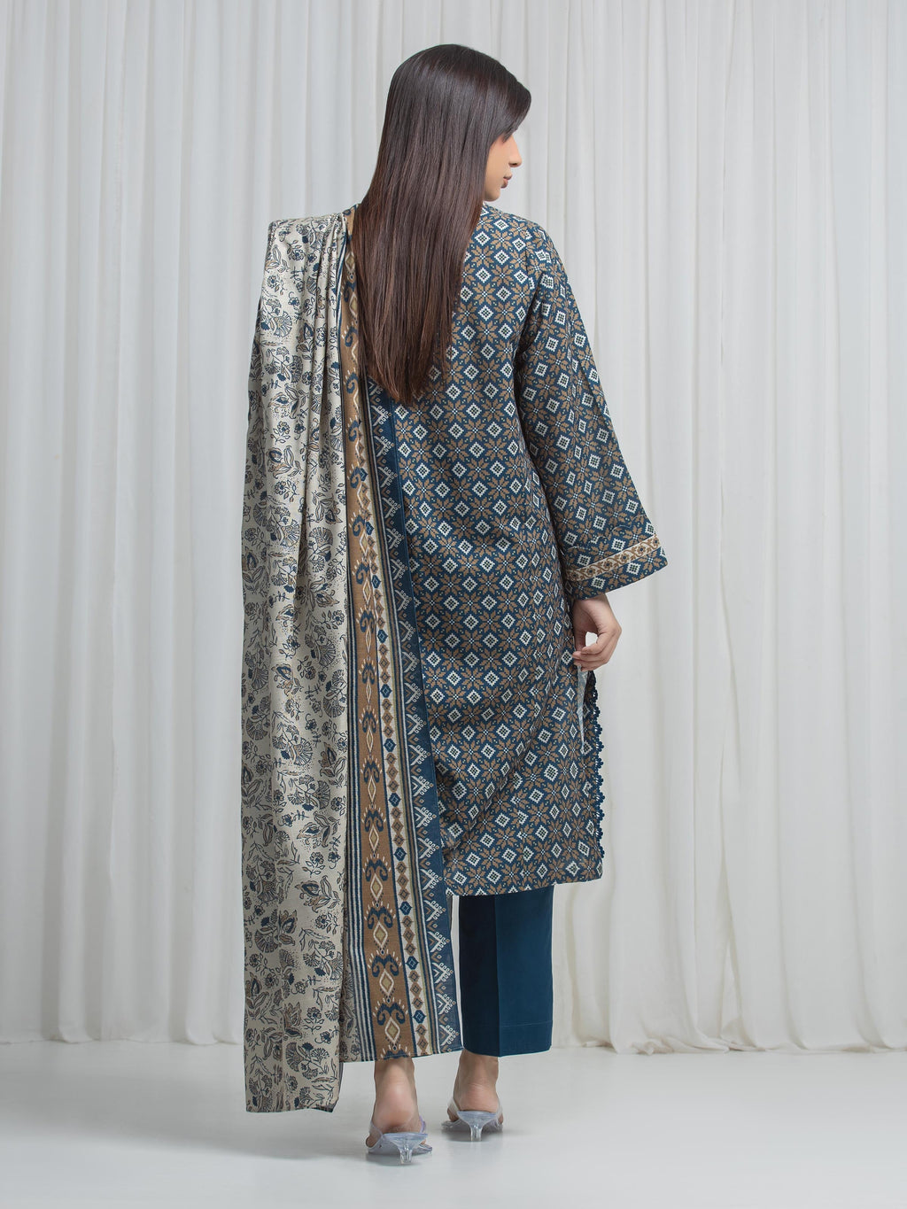 edenrobe Allure Unstitched Printed Khaddar 3Pc Suit EWU6A3-37010