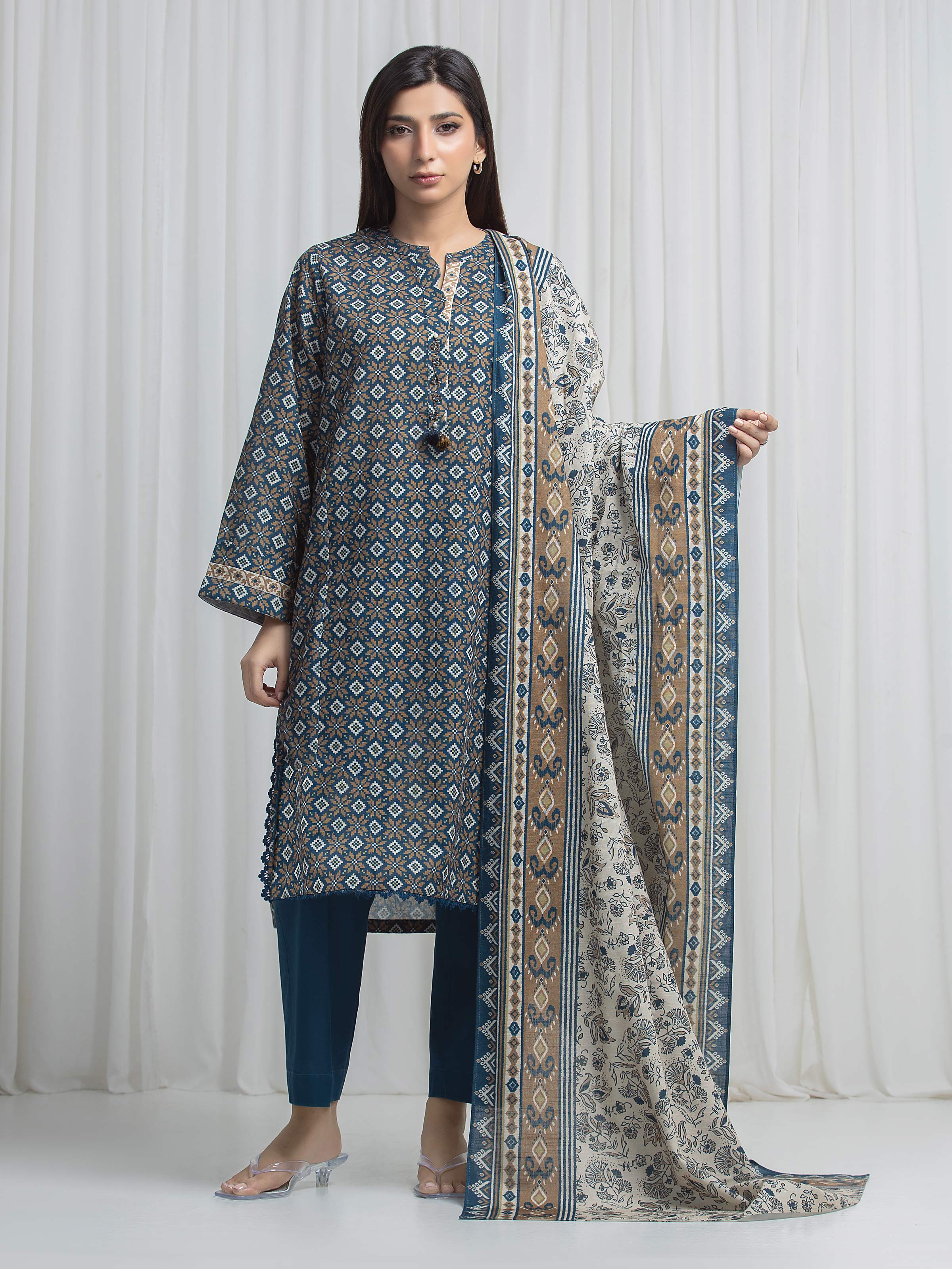 edenrobe Allure Unstitched Printed Khaddar 3Pc Suit EWU6A3-37010