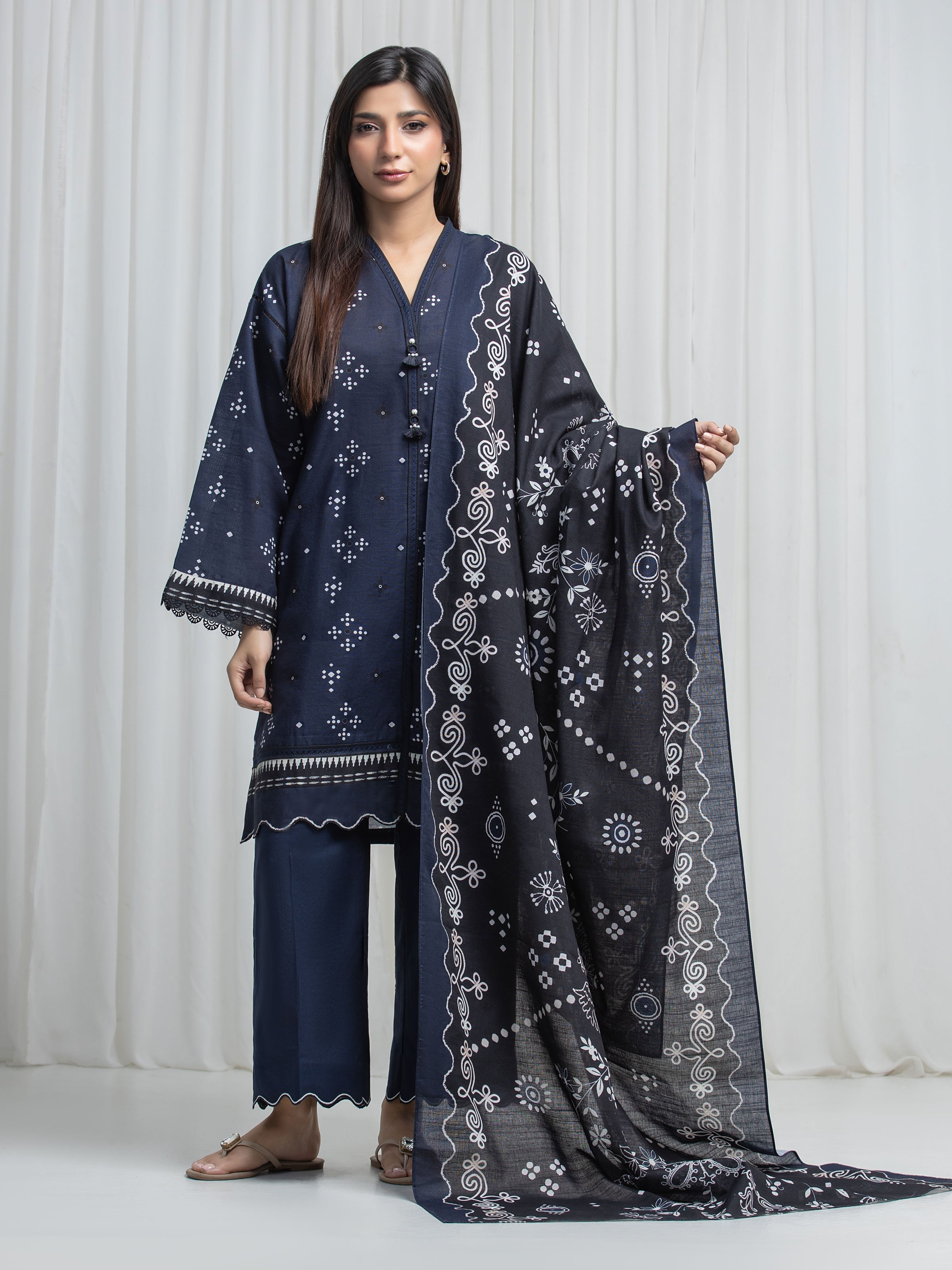 edenrobe Allure Unstitched Printed Khaddar 3Pc Suit EWU6A3-37033