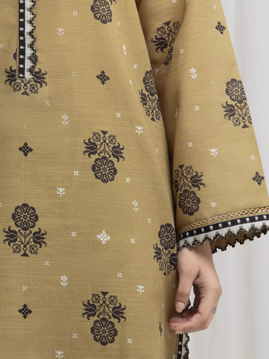 edenrobe Allure Unstitched Printed Khaddar 3Pc Suit EWU6A3-37036