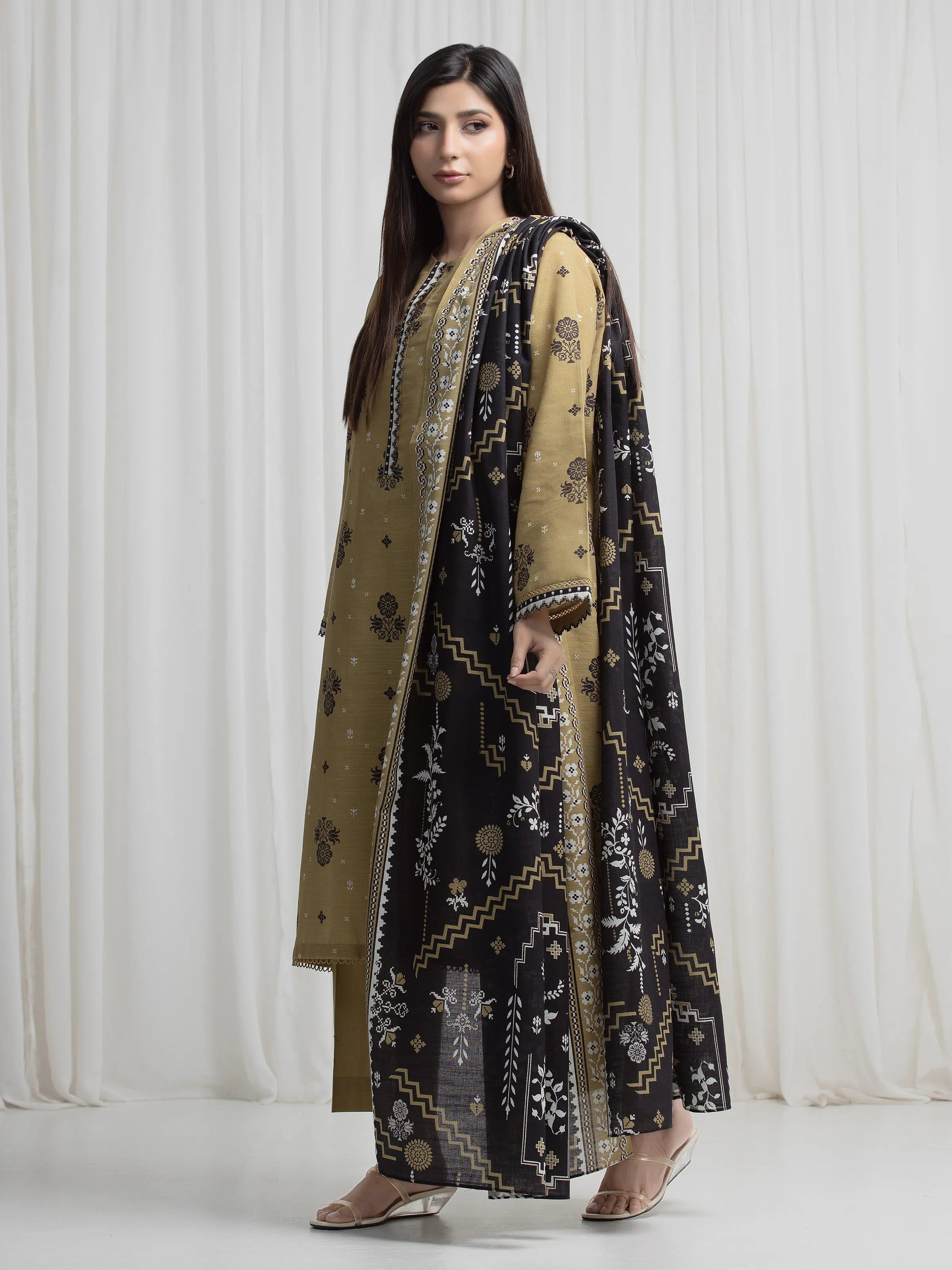 edenrobe Allure Unstitched Printed Khaddar 3Pc Suit EWU6A3-37036